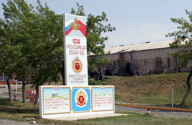 Հայաստանում ռուսական ռազմաբազան դուրս բերելու որևէ ազդակ Երևանից չենք ստացել. Զախարովա