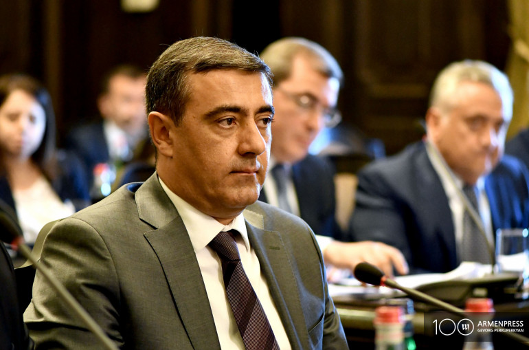 ԱԱԾ տնօրենը ոստիկանապետին պարգևատրել է Ոստիկանության աշխատողի օրվա առթիվ