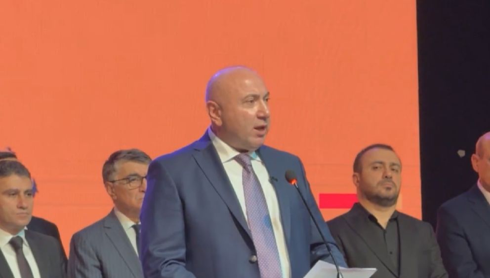 «Մայր Հայաստան»-ն ընտրություններին մասնակցելու է մասնակցելու է Գագիկ Ծառուկյանի նախաձեռնած «Առաջարկ Հայաստանին» ծրագրով՝ ԲՀԿ-ի հետ միասին