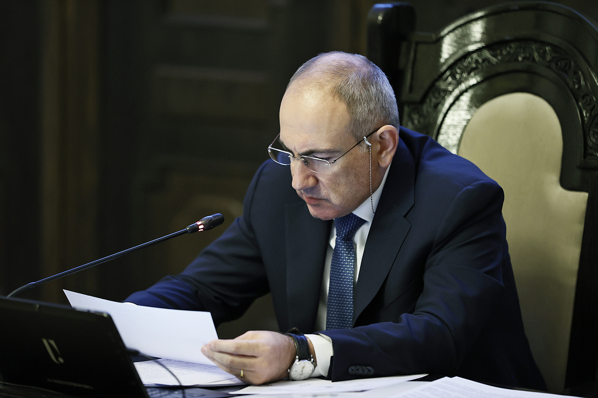 Ապահովագրությամբ դեղ գնելու համար մարդը ինչքան ժամանակ է կորցնում դեղատանը. Փաշինյանն առաջարկեց կամավորներ ուղարկել