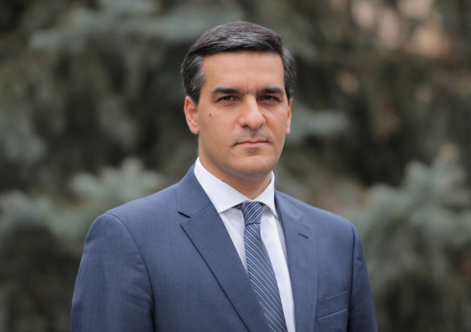 Омбудсмен Армении обвиняет депутата от правящей партии Ваагна Алексаняна и замглавы аппарата правительства Тарона Чахояна в криминогенных действиях 