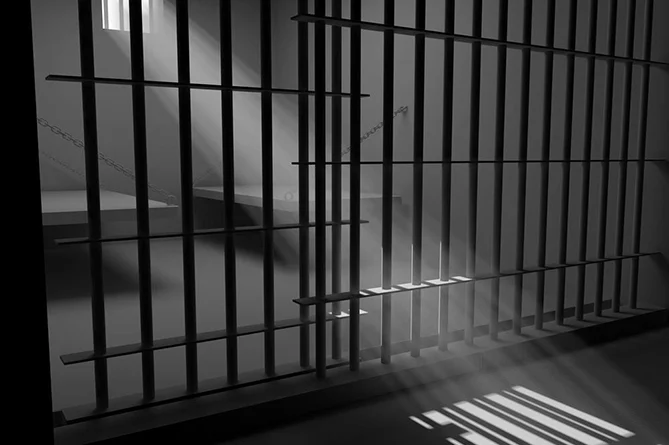 «Արմավիր» ՔԿՀ-ում հացադուլավոր դատապարտյալն ու կալանավորը մահաճակալը պատից պոկել ու կոտրել են խցի դռան կերակրադռնակը