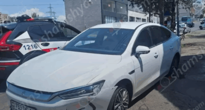 Երևանում 15-ամյա վարորդը «BYD» էլեկտրամոբիլով հայտնվել է մայթին և բախվել նստարանին․ կան վիրավորներ