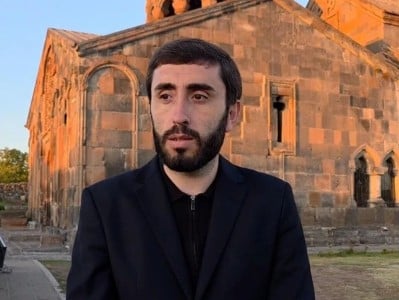 Կարգալույծ քահանան նամակով դիմել է Արշակ Սրբազանին