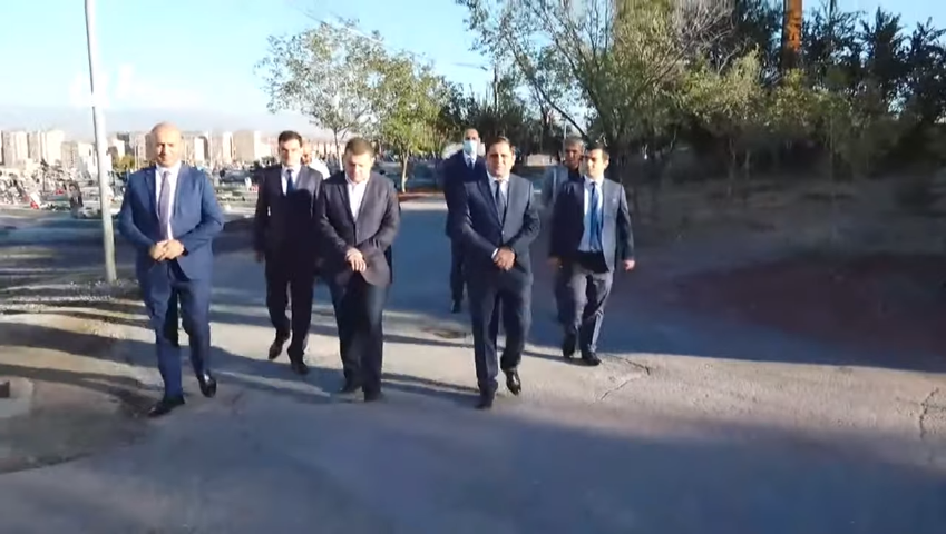 Պետական պաշտոնյաներն այցելում են «Եռաբլուր» պանթեոն