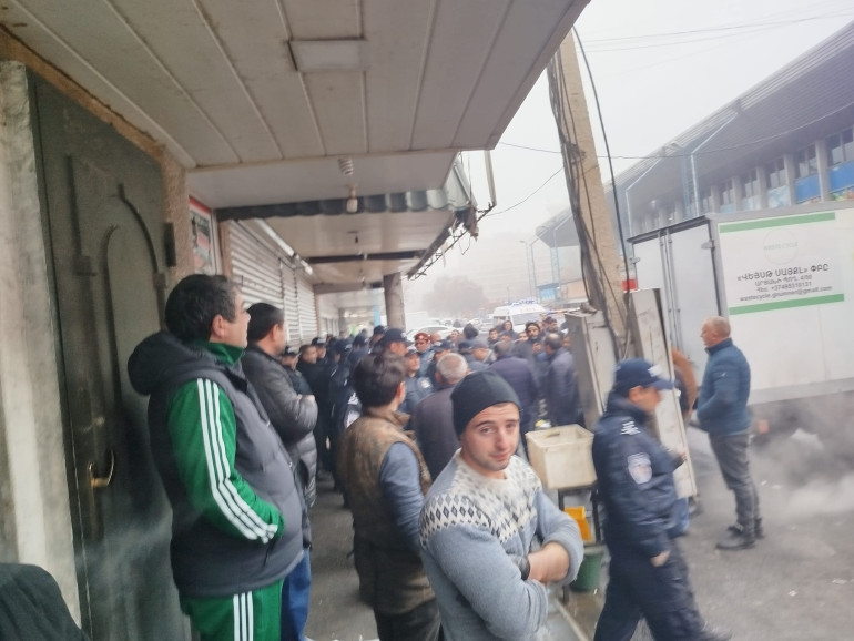«Գումի» շուկայի տարածքից 8 մարդ է ձերբակալվել․ քաղաքացիներից մեկը փորձել է ինքնահրկիզվել