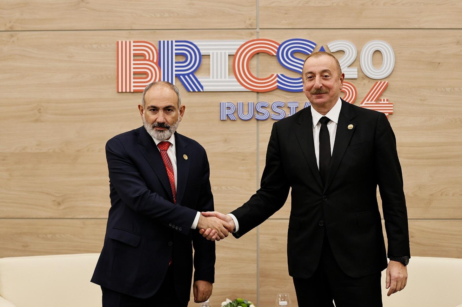 Բաքվում դրական են գնահատել Հայաստանի վարչապետի և Ադրբեջանի նախագահի հանդիպումը Կազանում