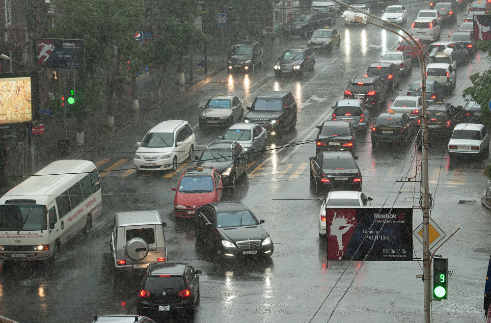 Երևանյան փողոցները՝ այսօրվա հորդառատ անձրևից հետո