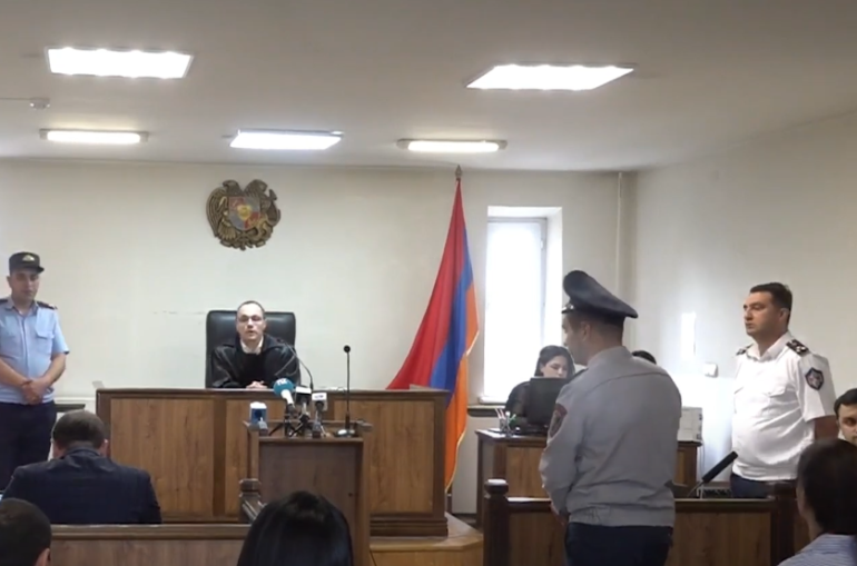 Մեղադրող կողմը միջնորդեց 2 ամսով երկարացնել Վազգեն Սաղաթելյանի ու Նարեկ Սամսոնյանի կալանքը