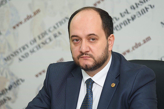 Երևանի վեց դպրոցի տնօրենների հայտարարվել է նկատողություն. ԿԳՄՍ նախարար