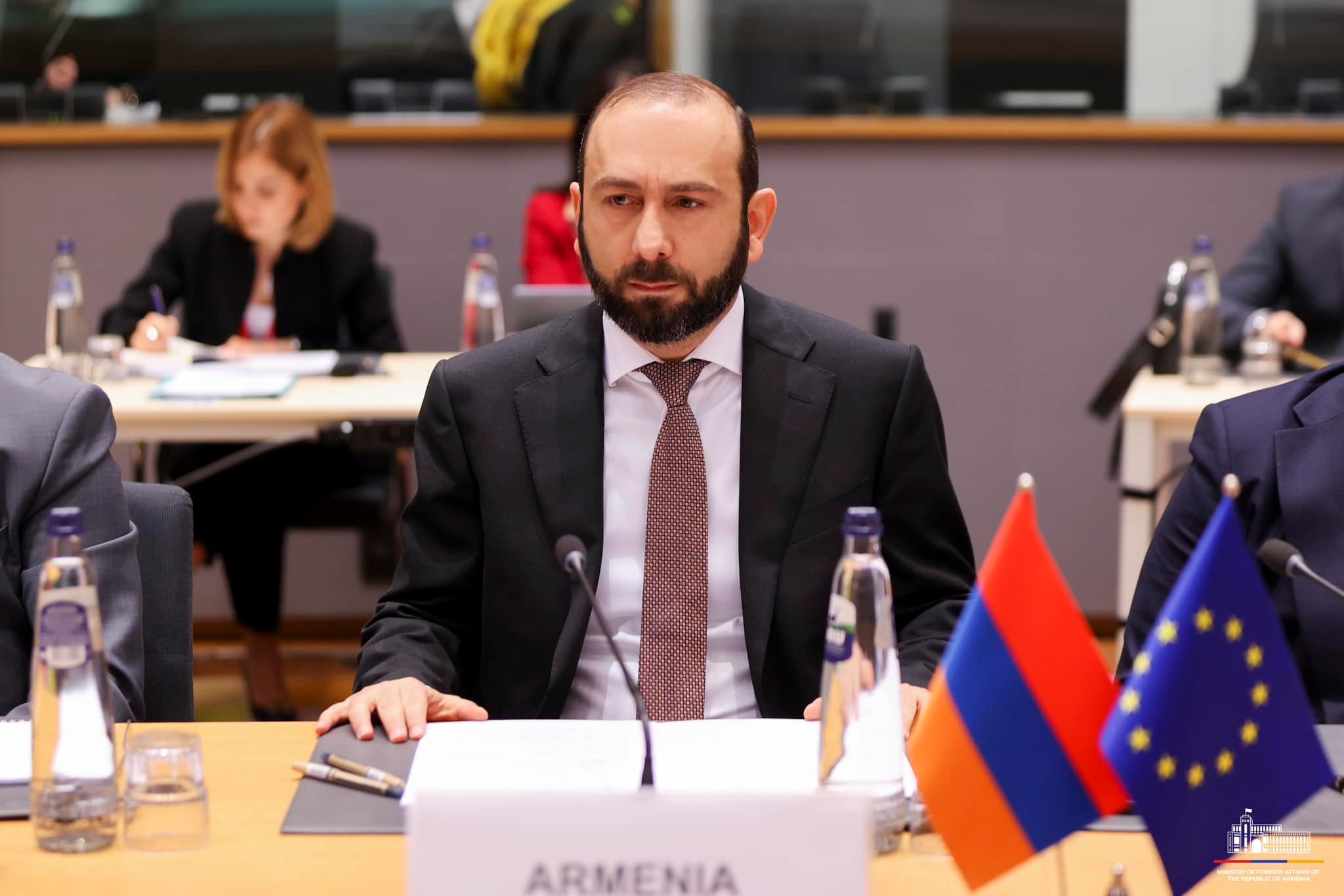 Հայաստանի և Ադրբեջանի միջև նոր սահմաններ չպետք է ստեղծվեն. Միրզոյան