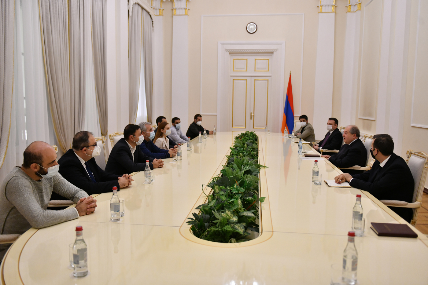 Արմեն Սարգսյանն ընդունել է ԱԺ «Իմ քայլը» խմբակցության մի խումբ պատգամավորների (տեսանյութ)