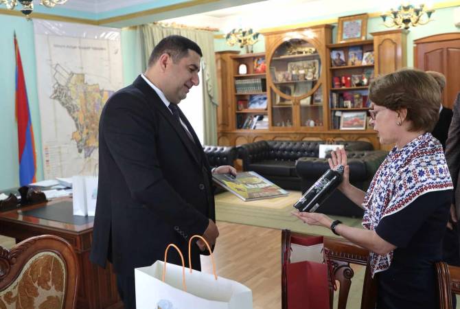 Ճանաչողական այցով Գյումրի է այցելել Հայաստանում Լատվիայի դեսպանը