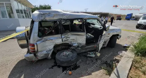 Բախվել են «Mitsubishi Pajero»-ն ու 25 տոննա ցեմենտով բարձված բեռնատարը. վերջինս կոտրել է մի քանի ծառեր. կան վիրավորներ