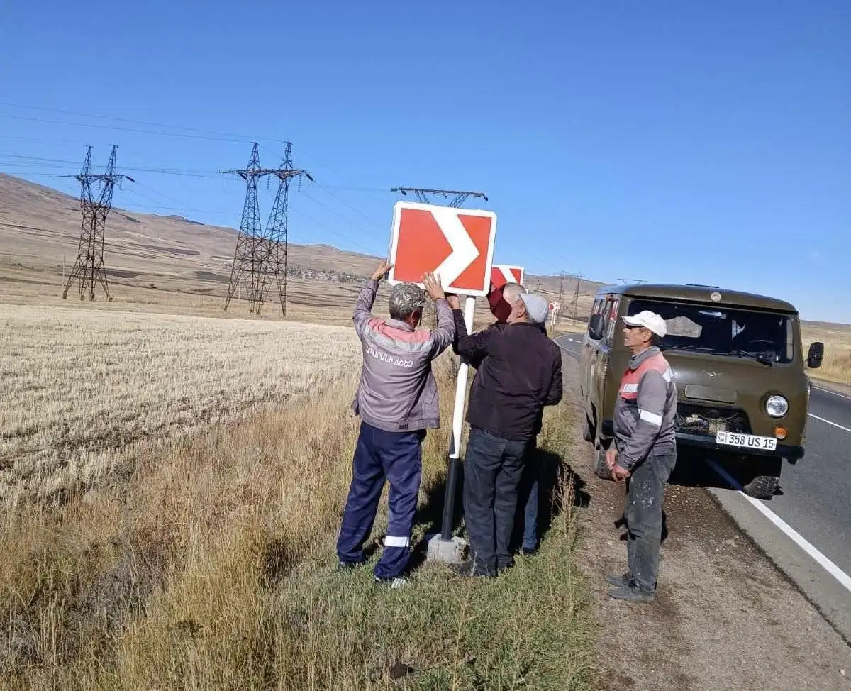Իրականացվում են վնասված ճանապարհային նշանների թարմացման աշխատանքներ