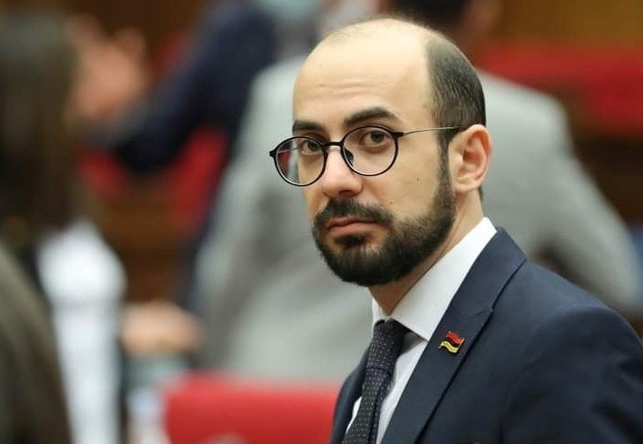 Իշխանը շատ փոքր ձուկ է խմբակցության հասցեին նման սպառնալիք հնչեցնելու համար. Արթուր Հովհաննիսյան