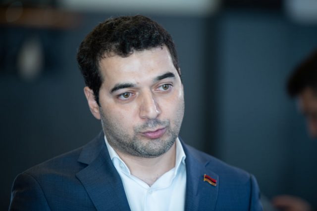 Ցավով հետևում եմ Ուկրաինայում ստեղծված իրավիճակի զարգացումներին. Հրաչյա Հակոբյան