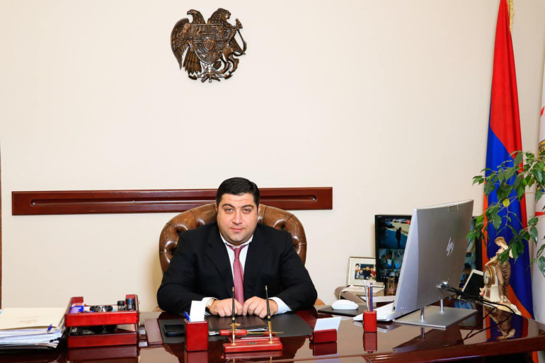 Այս դժվարին ժամանակներում, երբ ես գտնվում եմ անազատության մեջ, միևնույնն է, ձեր կողքին եմ, ձեր սերը, աջակցությունը և անվերապահ հավատն ինձ ուժ են տալիս. Արամ Ազատյան