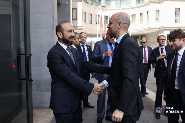 Ֆրանսիայի ԱԳ նախարարը պաշտոնական այցով ժամանել է Հայաստան