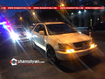 Երևանում բախվել են Lexus-ն ու առանց համարանիշի մոպեդը. վերջինս կողաշրջվել է. ուղևորուհին տեղափոխվել է հիվանդանոց