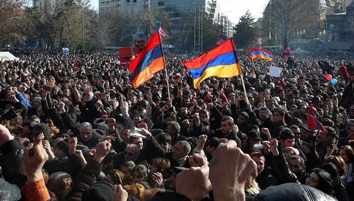 Իշխանությունների հեռացման և Արցախի անկախության ճանաչման պահանջով բողոքի ակցիա՝ ուղիղ