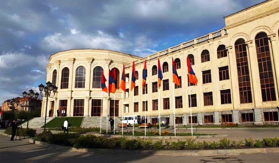 Գյումրու քաղաքապետարանի բակից ձերբակալված Հովեյան եղբայրներն արդարացվել են. փաստաբան