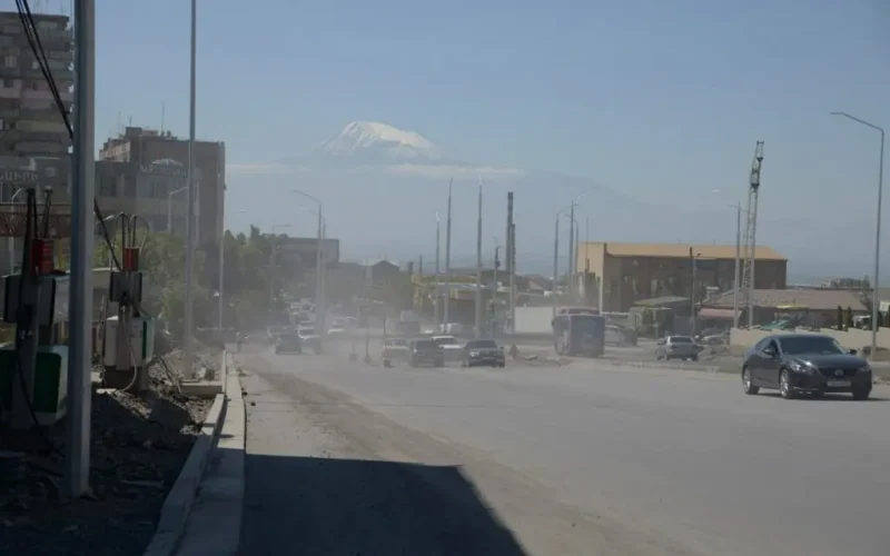 Կենտրոնի օդում փոշու կոնցենտրացիան սահմանային թույլատրելիից գերազանցել Է 1,4-4 անգամ