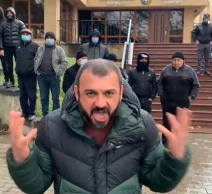 Վրաստանում ադրբեջանական դեսպանության առաջ բողոքի ցույց է տեղի ունեցել (տեսանյութ)