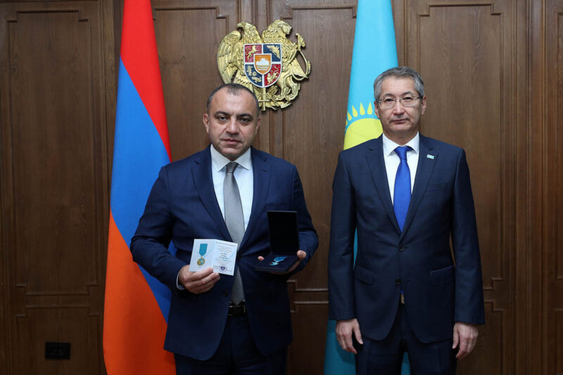 Ղազախստանի նախագահը պարգևատրել է ՀՀ սահմանադրական դատարանի նախագահին