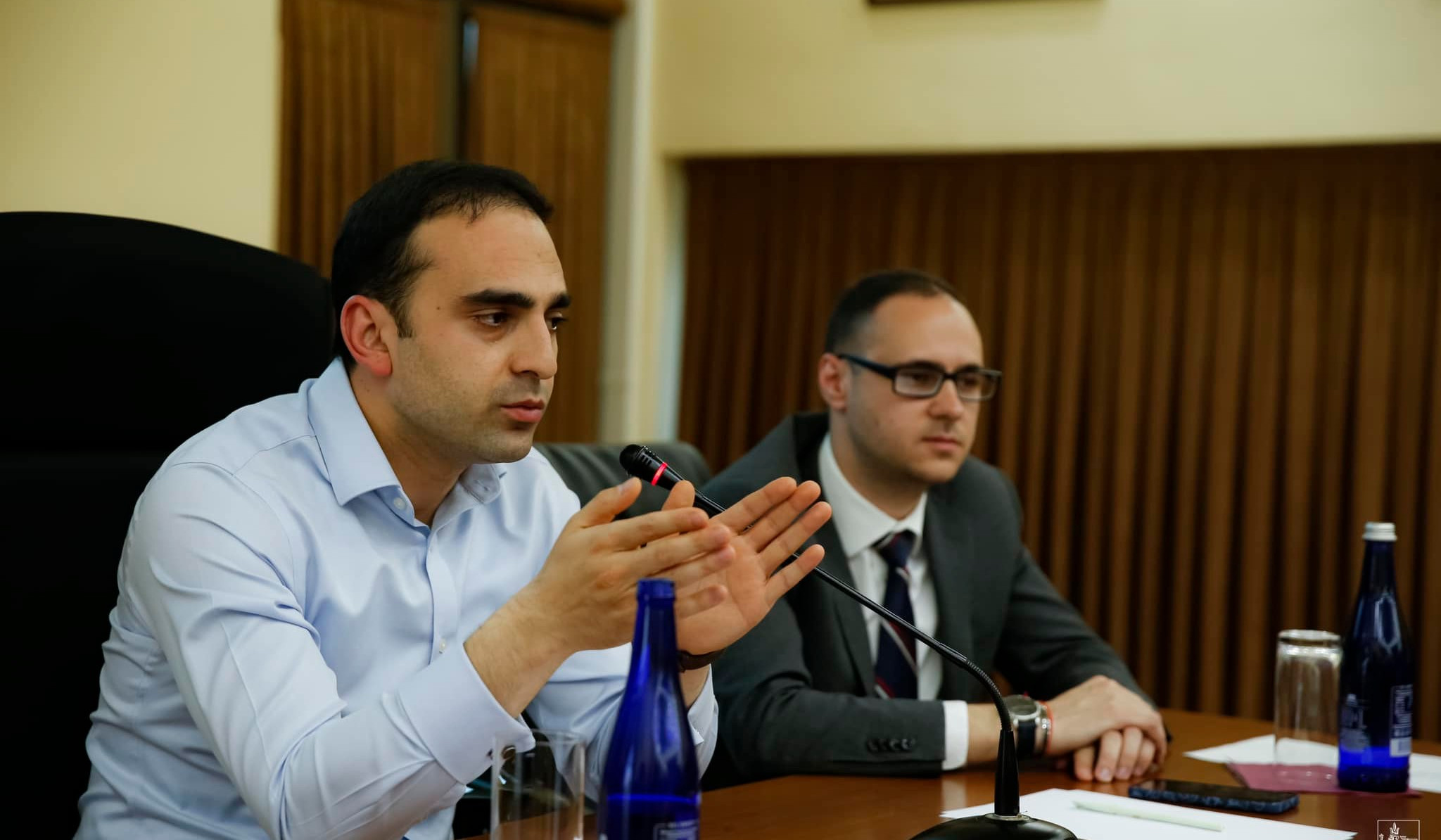 Քննարկվել են Երևանում հուշարձան-շենքերի պահպանության խնդիրները