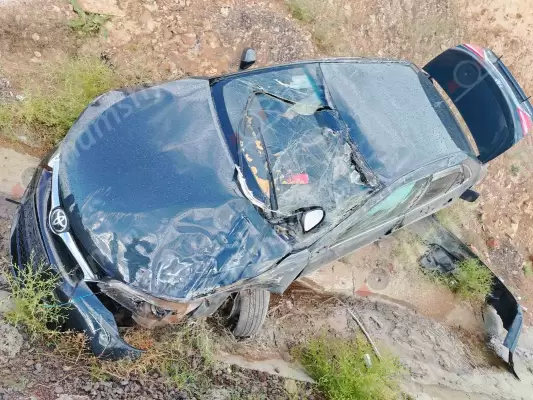Արթիկի քաղաքապետի որդին «Toyota Camry»-ով դուրս է եկել երթևեկելի գոտուց, բախվել հողաթմբին և կողաշրջվել․ անչափահաս վիրավորը տեղափոխվել է հիվանդանոց