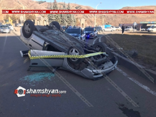 62-ամյա վարորդը թաղման արարողությունից վերադառնալիս վթարի է ենթարկվել, Opel-ը գլխիվայր շրջվել է