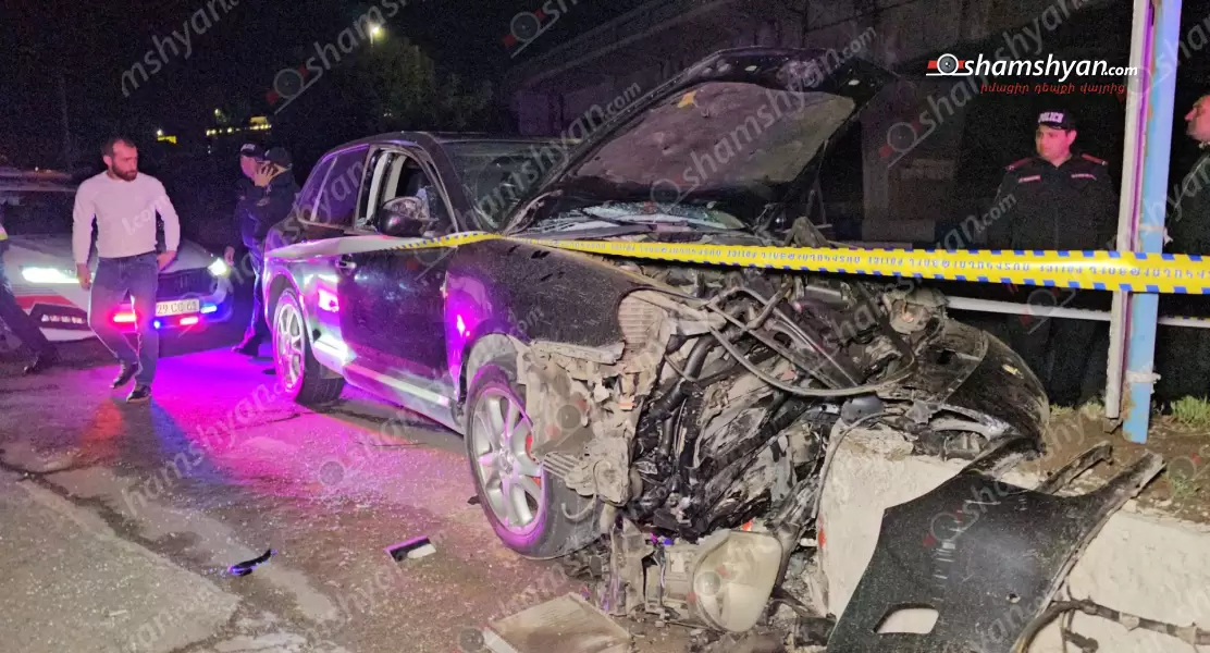 Երևանում 57-ամյա վարորդը Porsche Cayenne-ով բախվել է բետոնե պատնեշին և տեղում մահացել․ նրա մոտ հայտնաբերվել է խոշոր չափի գումար
