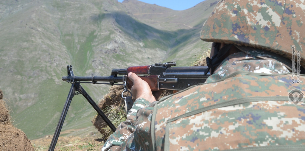 ВС Азербайджана применяют артиллерийские средства: МО о ситуации на армяно-азербайджанской границе