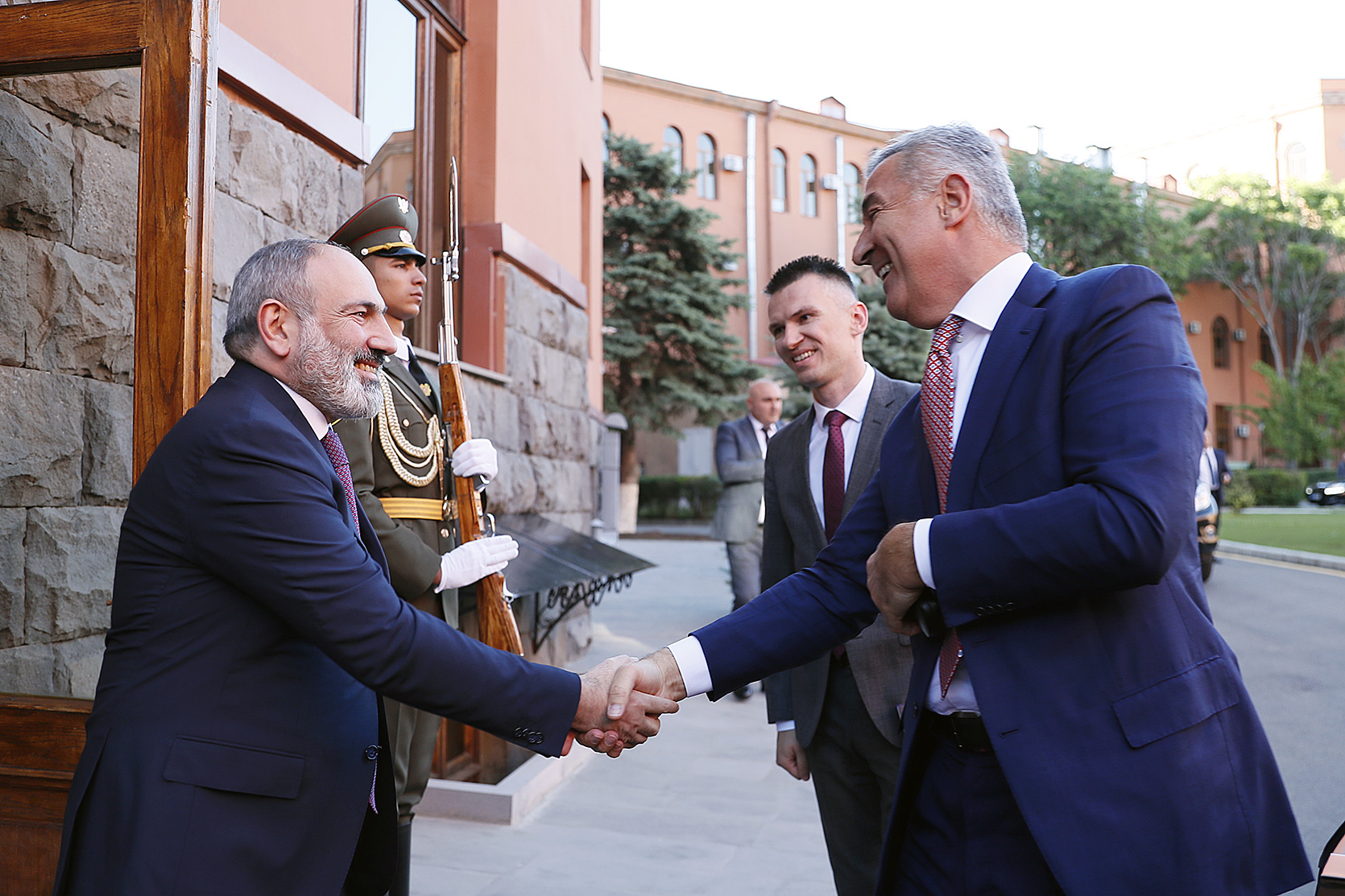 Премьер-министр Пашинян принял президента Черногории Мило Джукановича