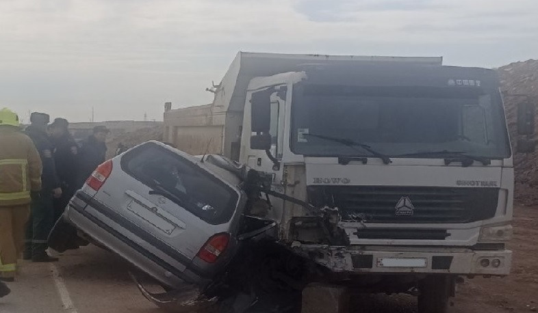 Երևան-Գյումրի ճանապարհին Opel-ը բախվել է բեռնատարին. կան տուժածներ և զոհ