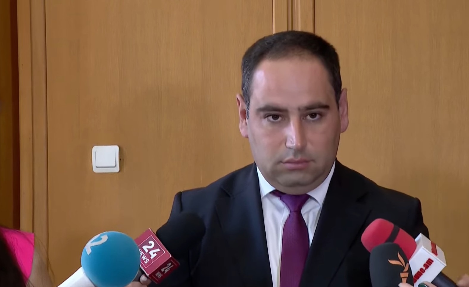 Բացառում եմ իրավիճակ, որ գնանք օրենքի, Սահմանադրության, նաև բարոյականությանը հակառակ. ՏԿԵ նախարարը՝ կաթողիկոս ընտրելու գործընթացի մասին
