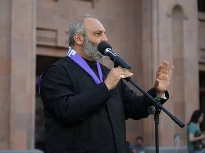 Բագրատ Սրբազանի վերաբերյալ զրպարտությունը հերքելու պահանջով հայց է ներկայացվել ընդդեմ Civic.am-ի ու լրագրողի