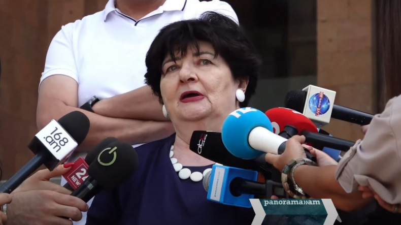  Հերոստրատը չկարողացավ ոչ մի բանով պատմության մեջ մնալ, գնաց, այրեց Արտեմիսի տաճարը, հիմա այրում են Բրյուսովի տաճարը. դասախոս