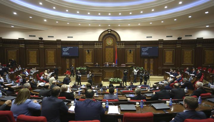«Փաստ»․ Իշխանությունների սեղանին դրված է երկպալատ խորհրդարանի գաղափարը