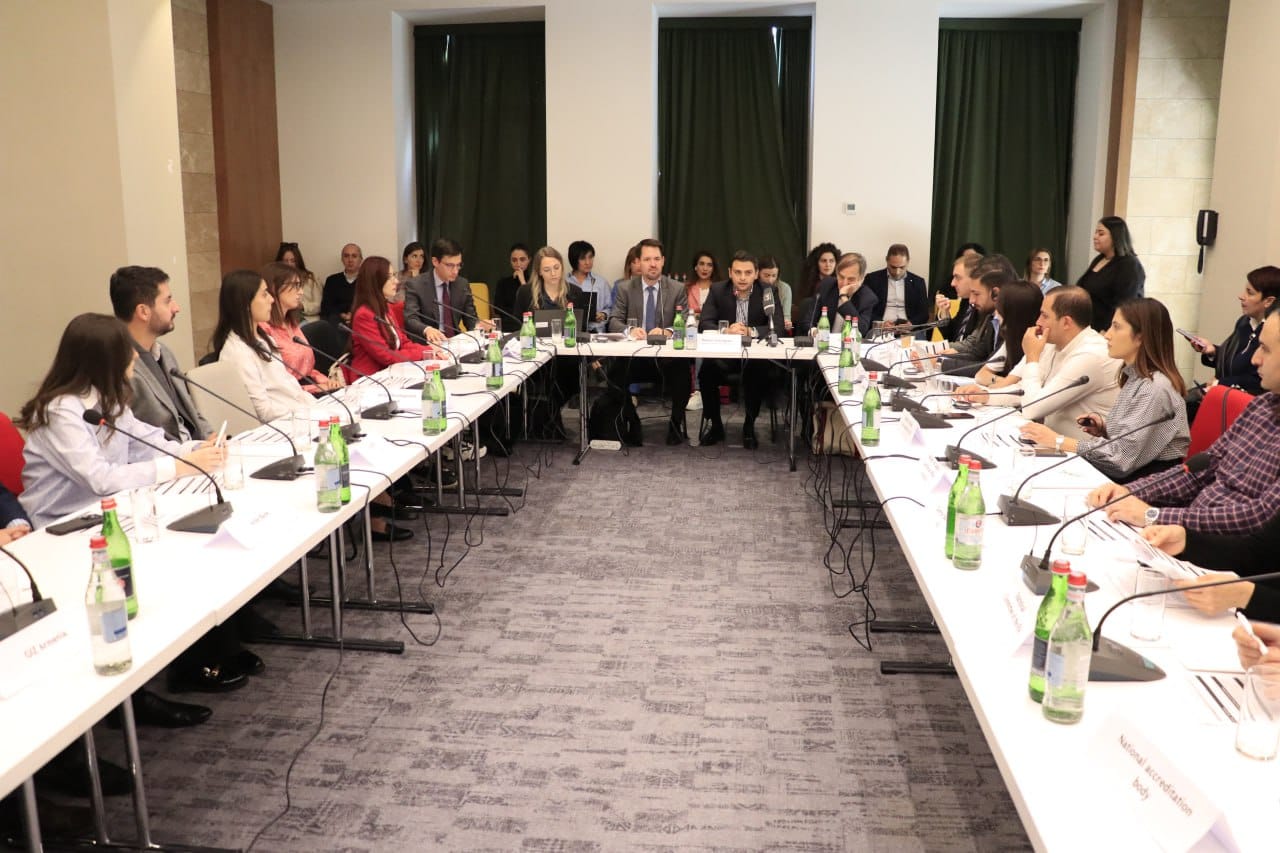 Տեղի է ունեցել Տնտեսական համագործակցության և զարգացման կազմակերպության հետ Հայաստանում ՓՄՁ-ների թվային փոխակերպման առաջխաղացմանն ուղղված աշխատանքային հանդիպում