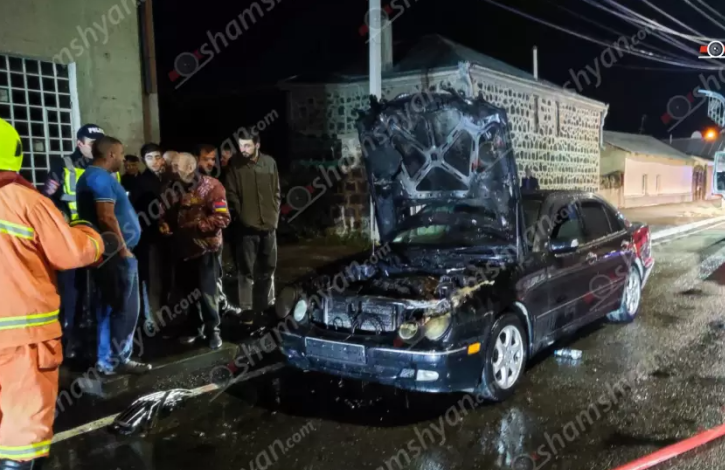 Սևանում մեքենա է այրվել
