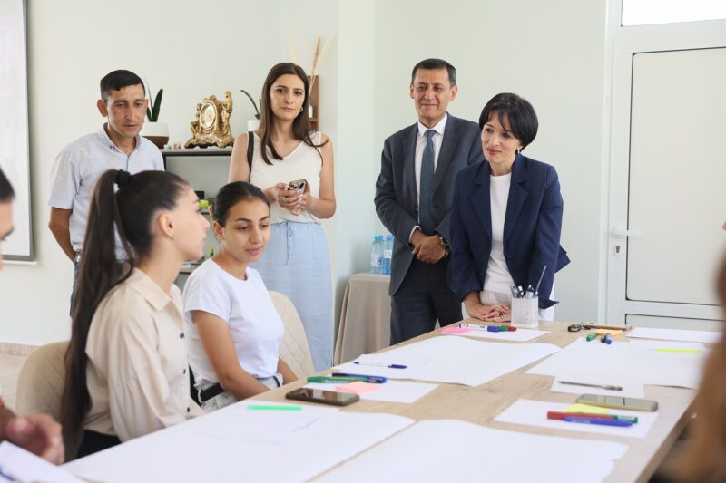 Ժաննա Անդրեասյանը ծանոթացել է Արարատի երիտասարդական կենտրոնի պայմաններին
