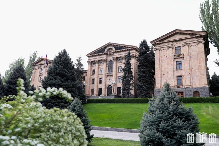 Աժ-ում շարունակվում է նիստի աշխատանքները. ուղիղ