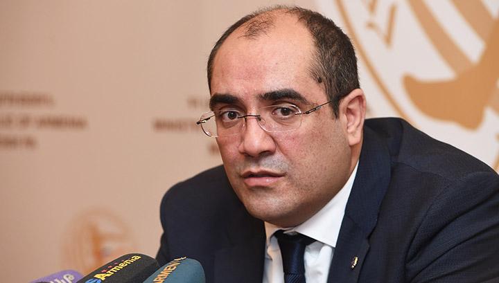 Թույլ տվեք միանգամից հերքել. Հրաչյա Ռոստոմյանն անդրադարձել է Գոռ Մինասյանի՝ Բահրեյն տեղափոխվելու մասին լուրերին