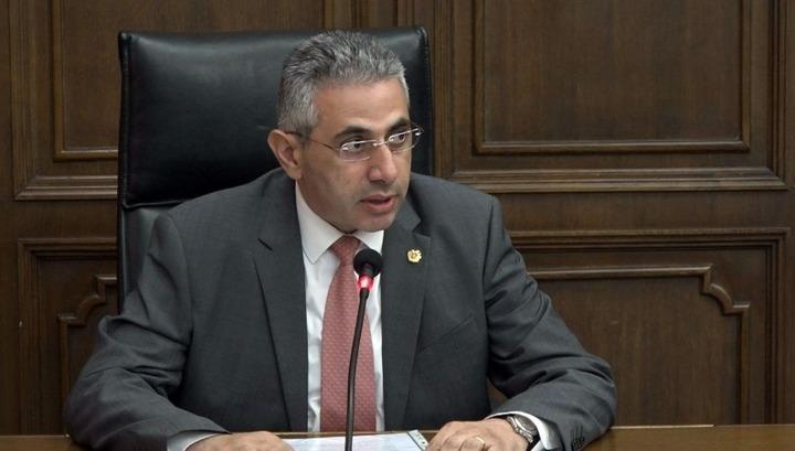 Էդ իրավական գիտելիքներո՞վ եք համակարգում իրավական, օրենսդրական պրոցեսները. Էդգար Ղազարյանը՝ ԱՆ փոխնախարարին