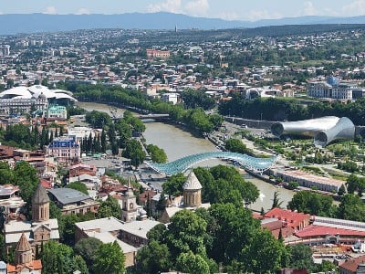 Վրացիների 63%-ը կարծում է, որ երկիրը զարգանում է սխալ ուղղությամբ
