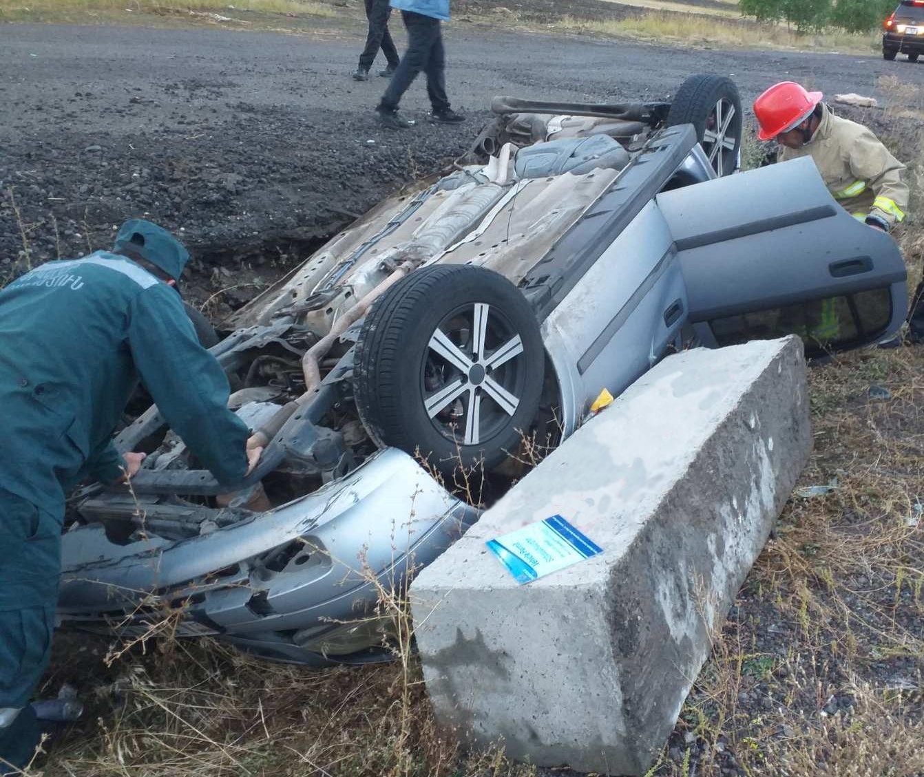 Երևան-Գյումրի ավտոճանապարհի 93-րդ կմ-ին «Opel» մակնիշի ավտոմեքենան դուրս է եկել ճանապարհի երթևեկելի հատվածից և շրջվել