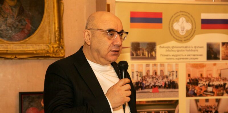 ՌԴ-ում ՀՀ դեսպանությունում կայացել է Մոսկվայի հայկական կիրակնօրյա «Վերածնունդ» դպրոցի «Վերջին զանգ» միջոցառումը