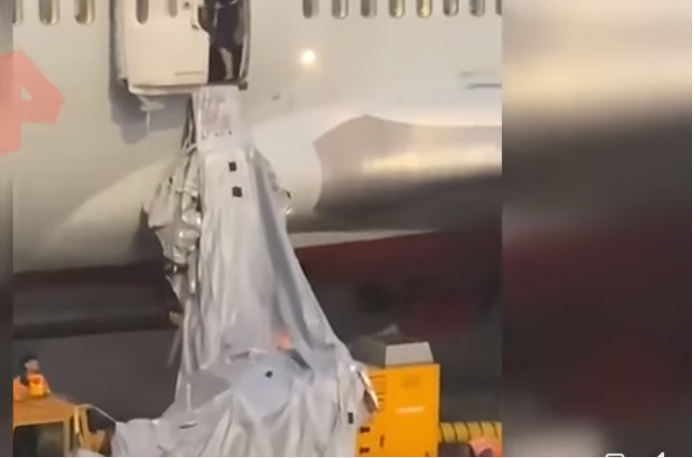 Անտանելի տոթի պատճառով ուղևորը բացել է Մոսկվա-Անթալիա ինքնաթիռի դուռը (տեսանյութ)